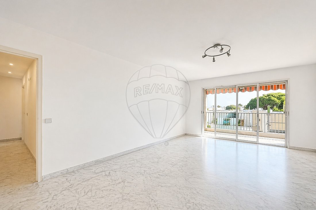 Apartamento en Saint-Laurent-du-Var, Provenza-Alpes-Costa Azul, Francia 1 - 19129974