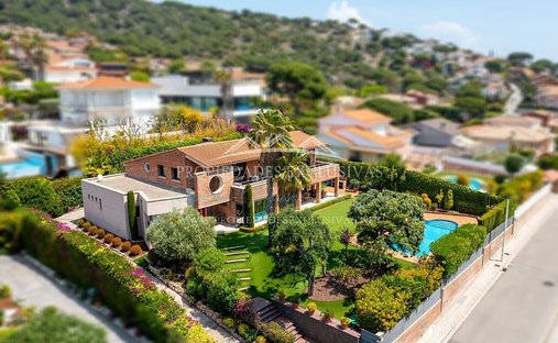 Chalet in Teià, Katalonien, Spanien 1