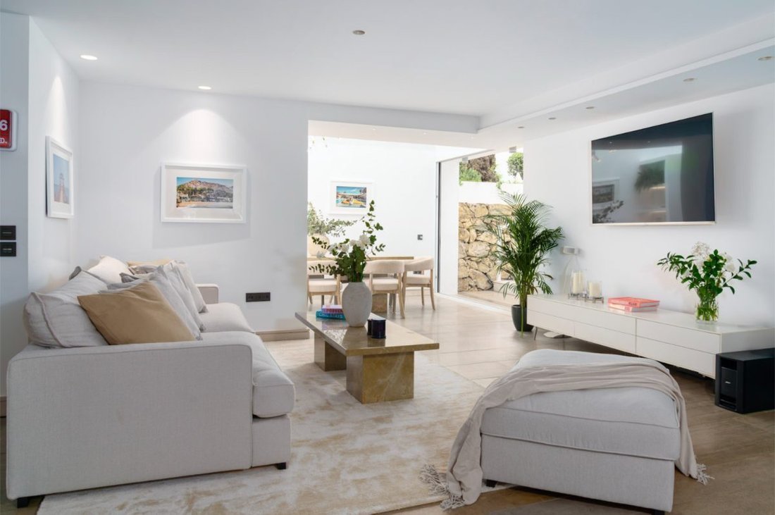 Villa in Nueva Andalucía, Marbella, Spanien 3 - 19128939