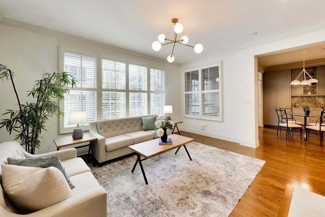 Townhouse in Willowbrook, Illinois, United States 5 - 19125131