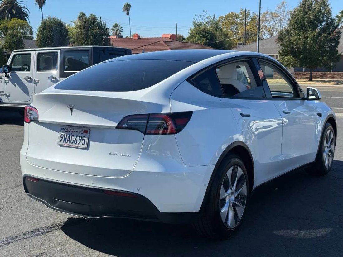 Suv in Sacramento, CA, United States 4 - 19127175