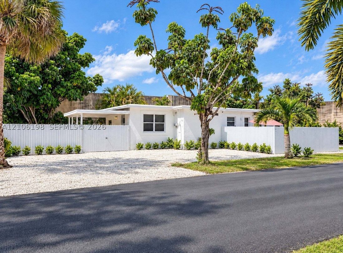 House in Miami, Florida, United States 1 - 19130663