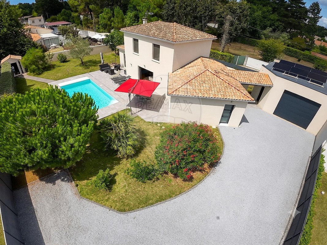 Villa in Les Mathes, Nouvelle-Aquitaine, France 2 - 19129260