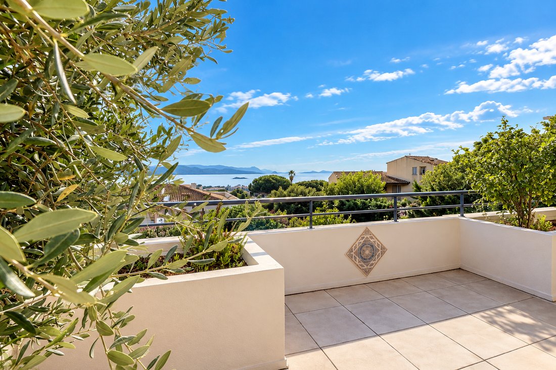 Wohnung in La Ciotat, Provence-Alpes-Côte d'Azur, Frankreich 2 - 19126352