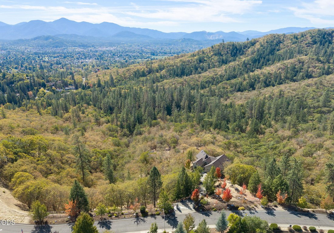 House in Grants Pass, Oregon, United States 2 - 19124023