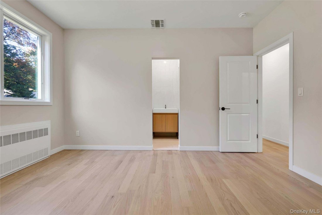 Condo in Spring Valley, New York, United States 5 - 19114218