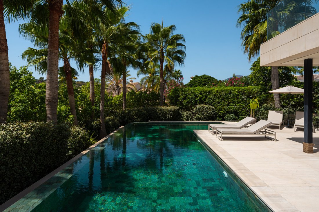 Villa in Nueva Andalucía, Marbella, Spanien 2 - 19128960