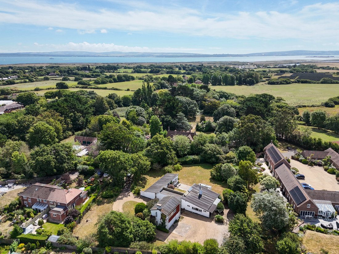 House in New Forest, England 2 - 19124411