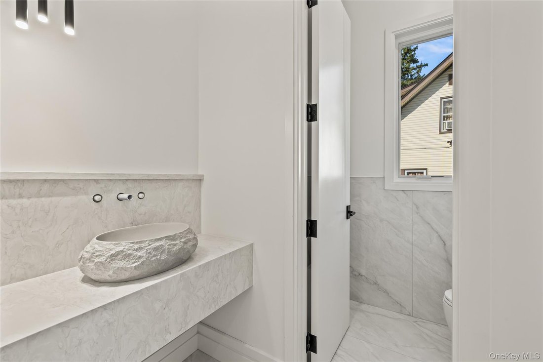Condo in Spring Valley, New York, United States 5 - 19123324