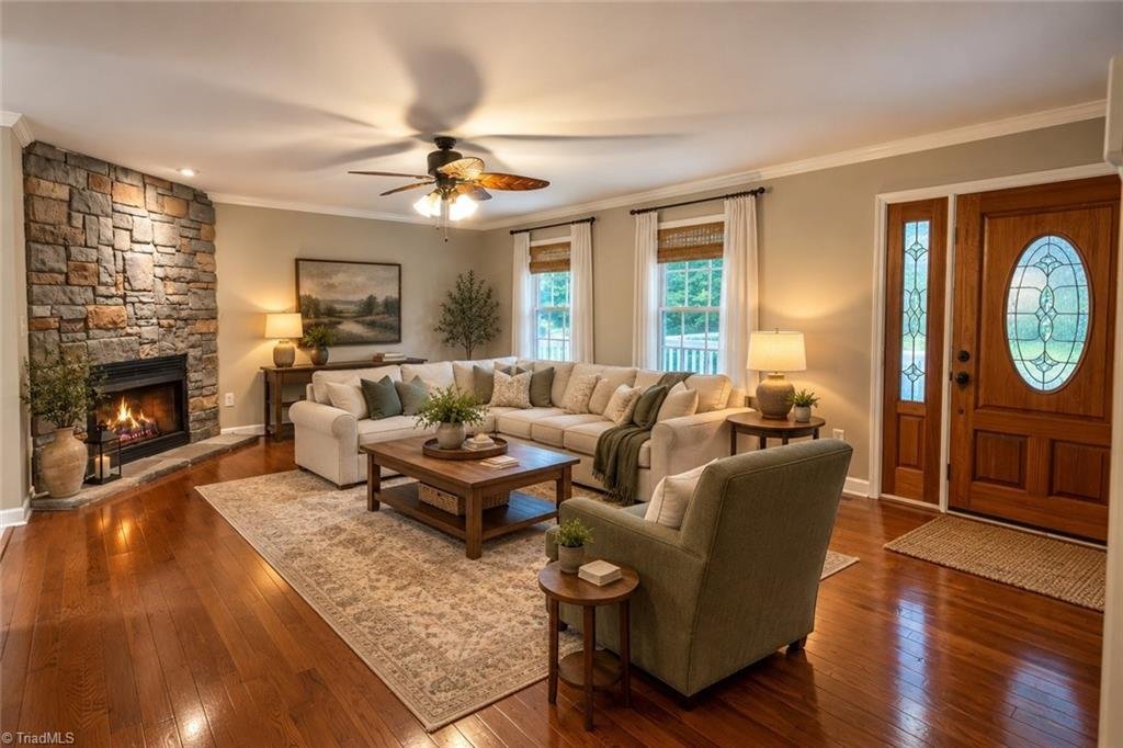 Casa en Walnut Cove, Carolina del Norte, Estados Unidos 2 - 19130686
