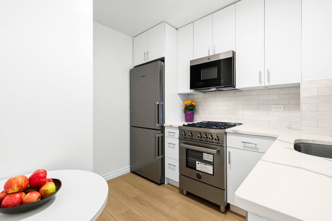 Co Op in New York, New York, United States 4 - 19126227