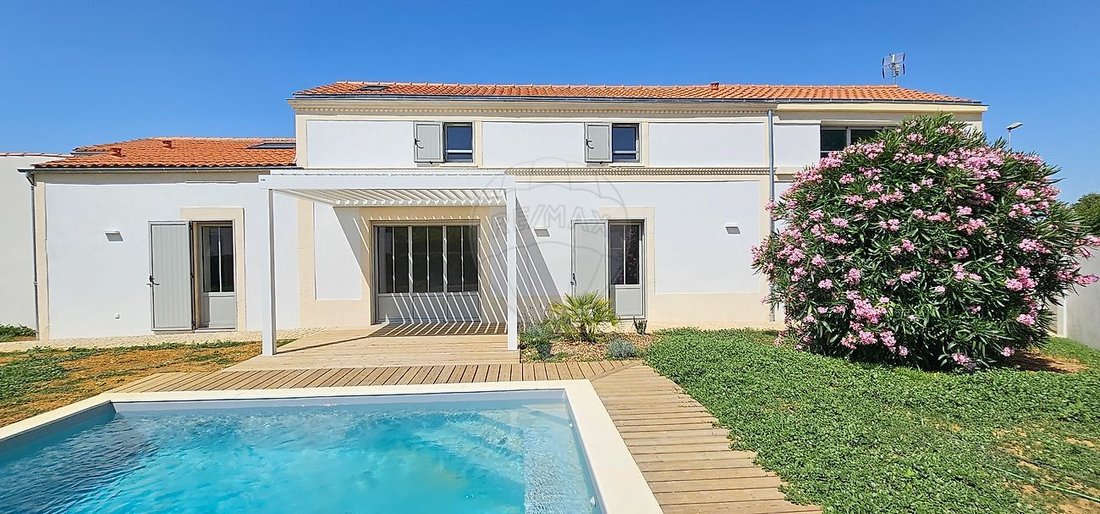 Maison à Saint-Laurent-de-la-Prée, Nouvelle-Aquitaine, France 1 - 19129951