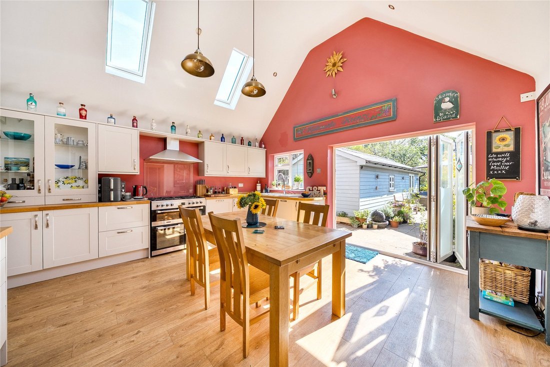 House in Send, England 2 - 19124537