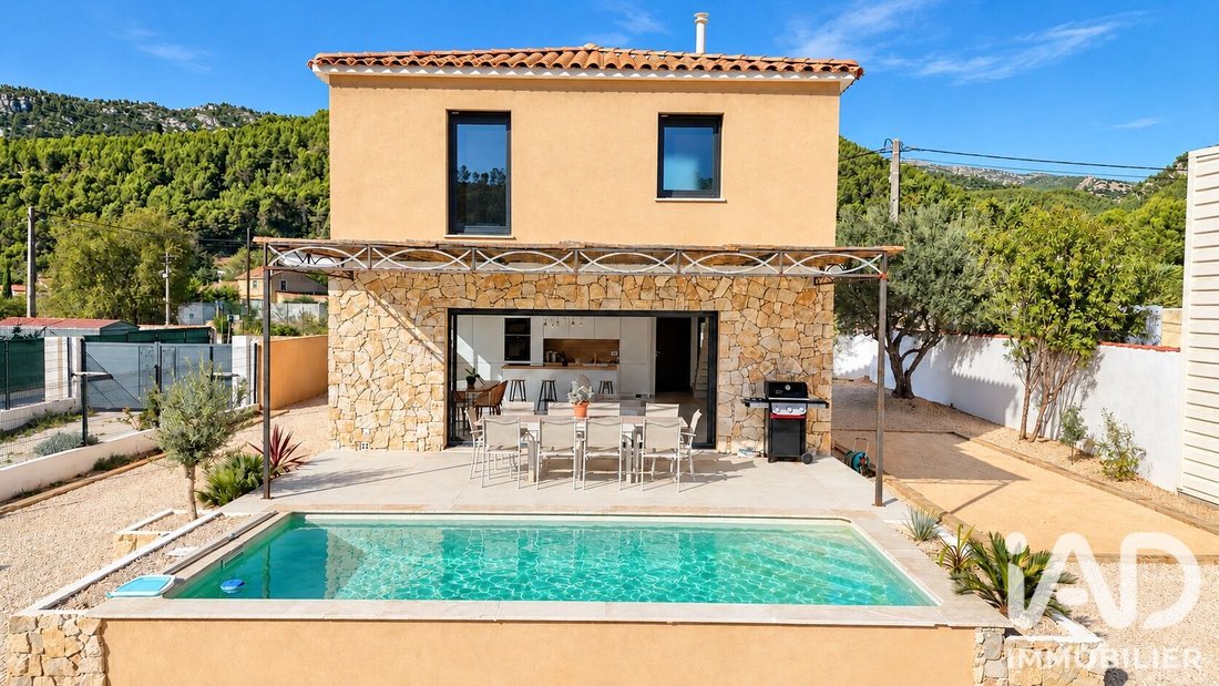 Maison à Cuges-les-Pins, Provence-Alpes-Côte d'Azur, France 1 - 19134272