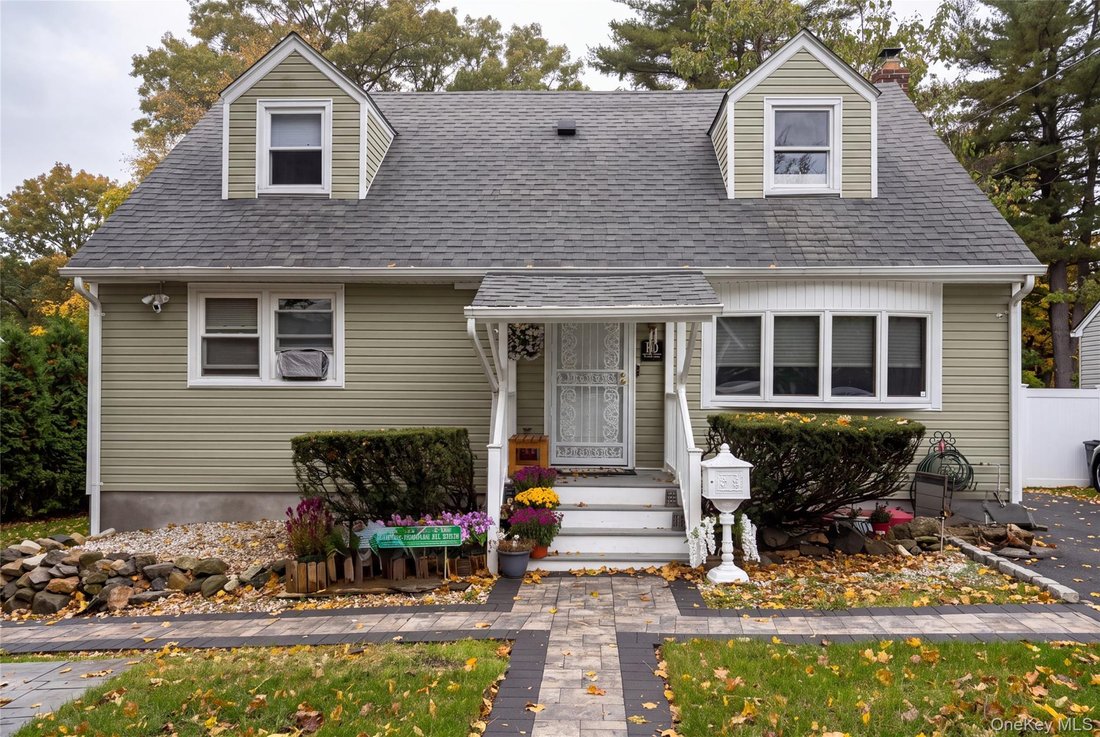 Huntington Station, New York, United States 1 - 19135654