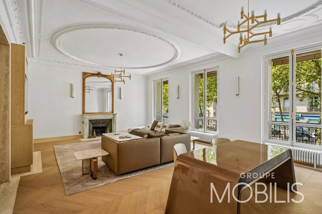 Apartment in Gros Caillou, Paris 7e Arrondissement, Paris 1 - 19126545