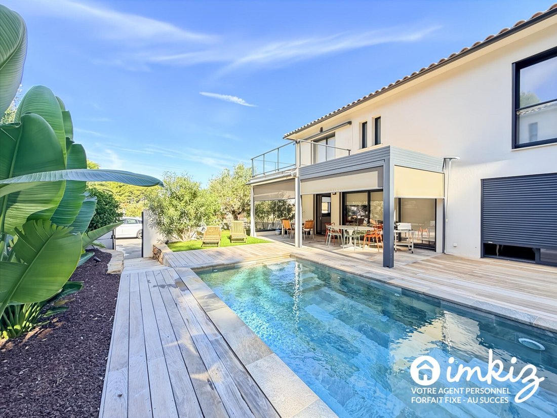 House in Beaucours-La Gorguette-La Morvenede, Sanary-sur-Mer, France 1 - 19122050