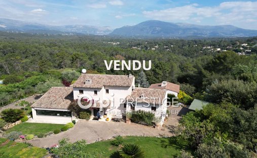 Villa in Nord, Roquefort-les-Pins, France 1