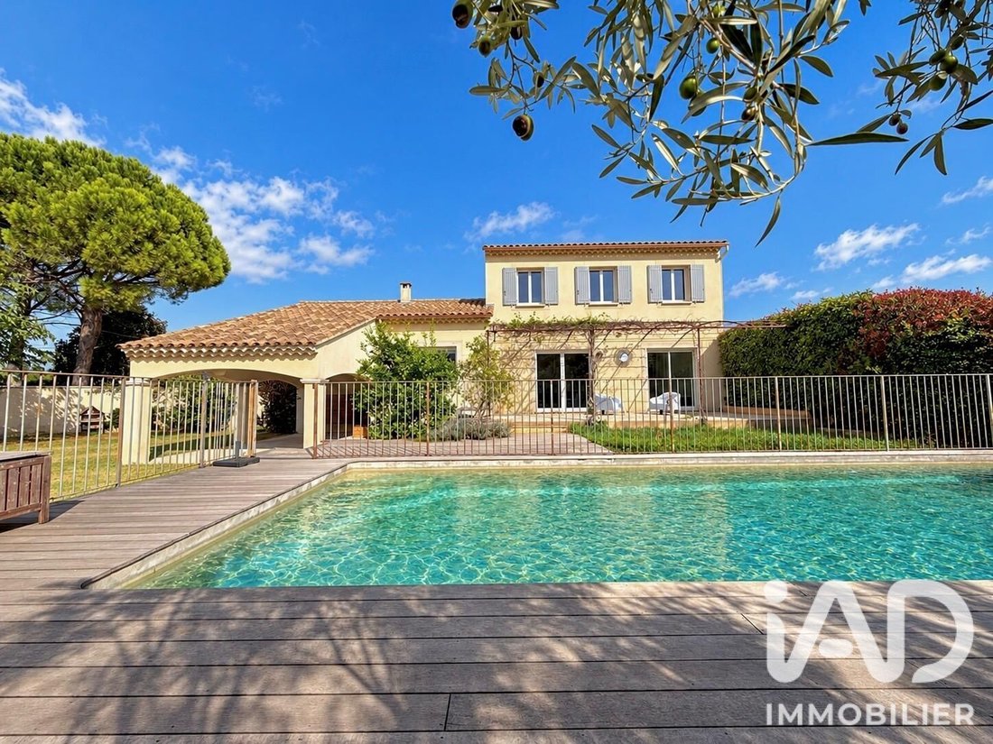 Casa en Barbentane, Provenza-Alpes-Costa Azul, Francia 1 - 19134262