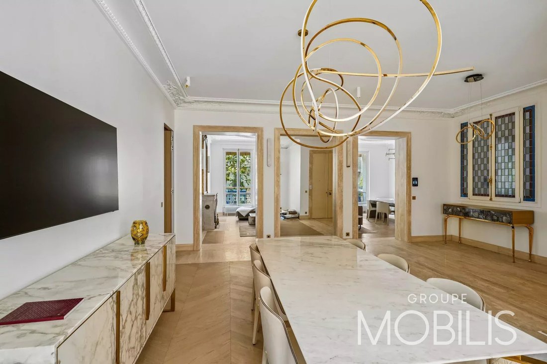 Apartment in Gros Caillou, Paris 7e Arrondissement, Paris 5 - 19126545