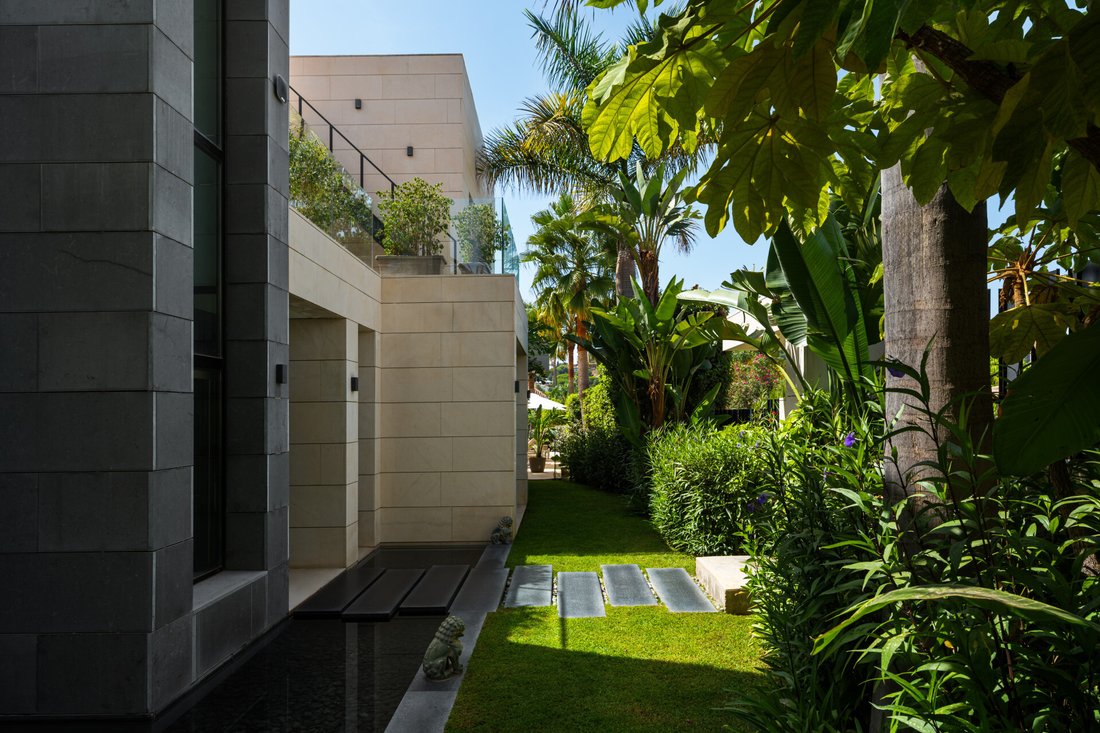 Villa in Nueva Andalucía, Marbella, Spanien 4 - 19128960