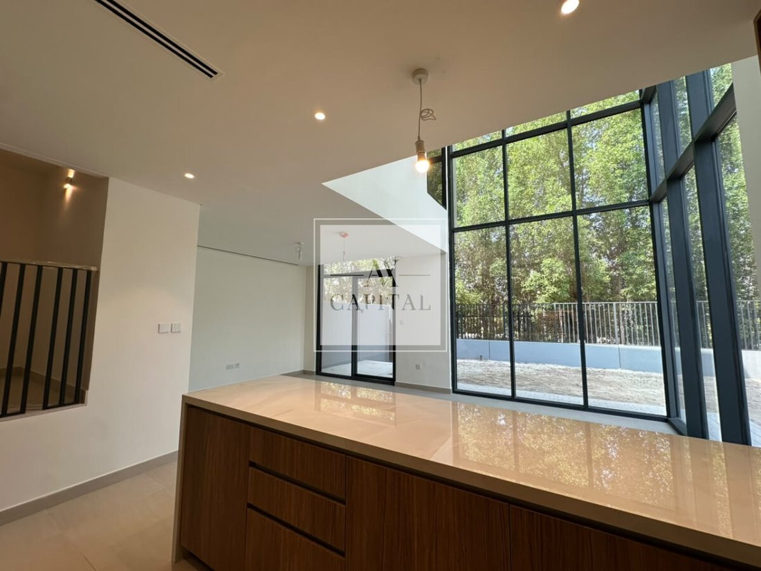 Villa in Dubai, United Arab Emirates 4 - 19122823