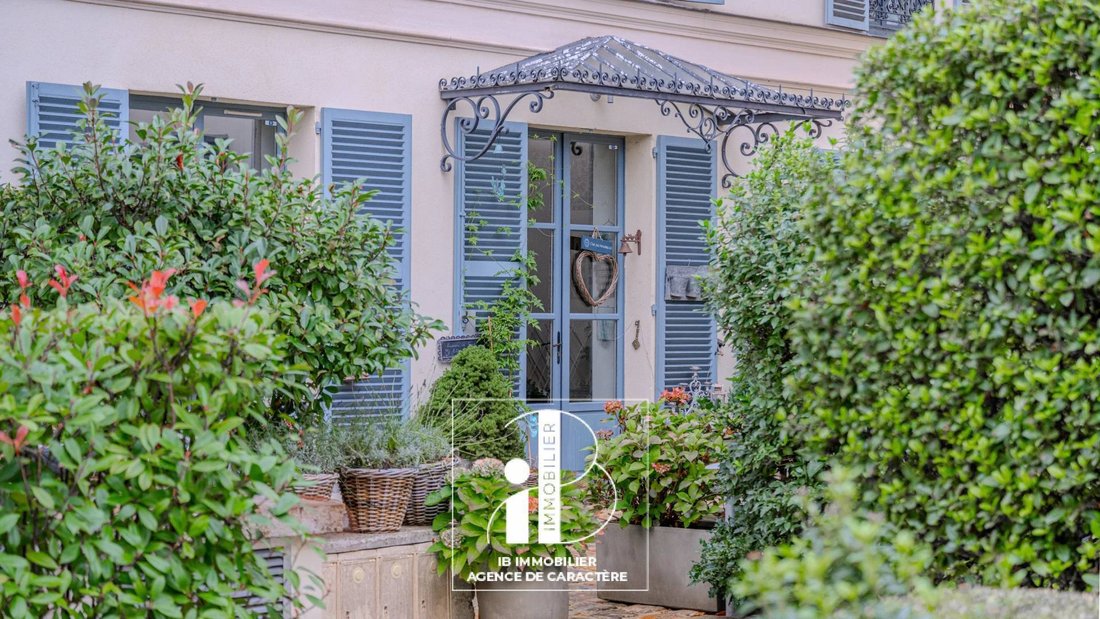 House in Fontainebleau, Ile-de-France, France 1 - 19122702