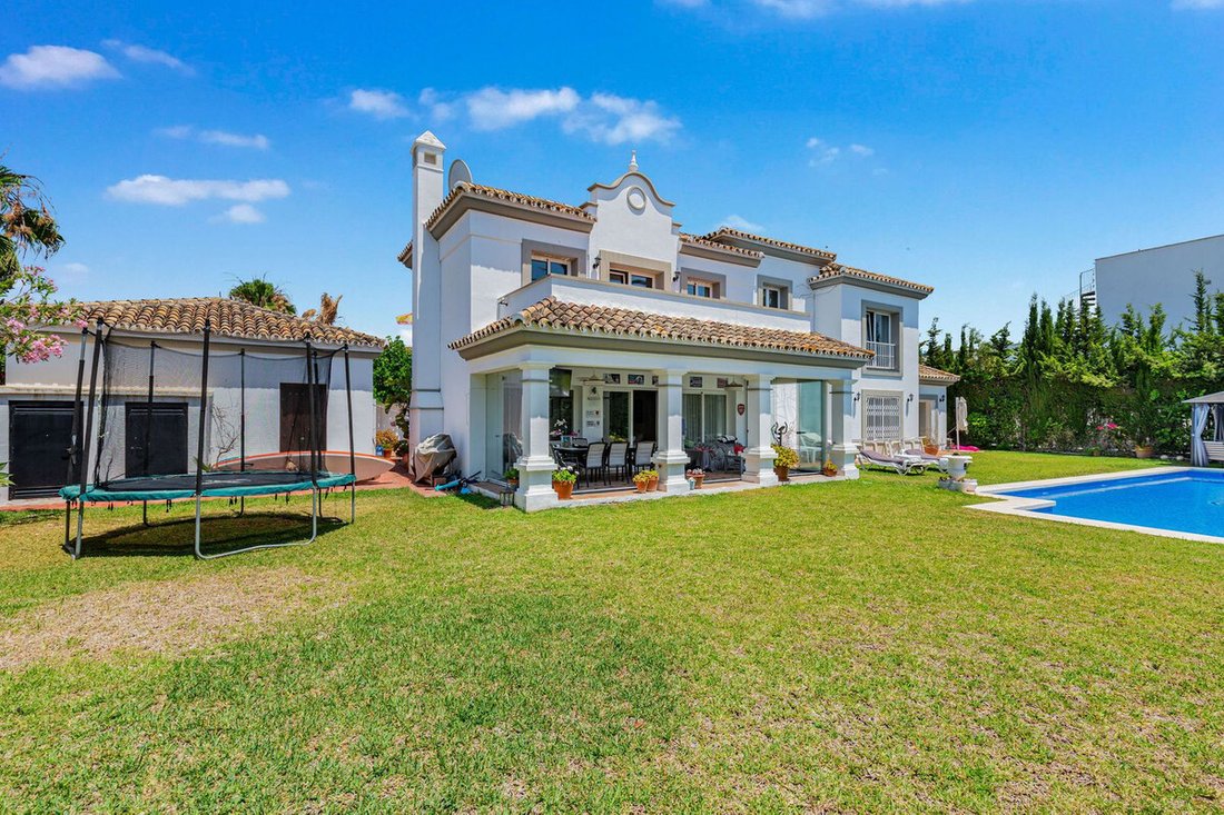 Villa in Estepona, Andalusien, Spanien 5 - 19136307