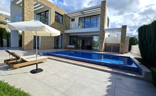Villa in Peyia, Paphos, Cyprus 1