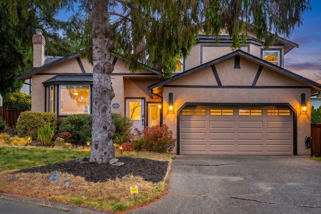 House in Saanich, British Columbia, Canada 1 - 19126053