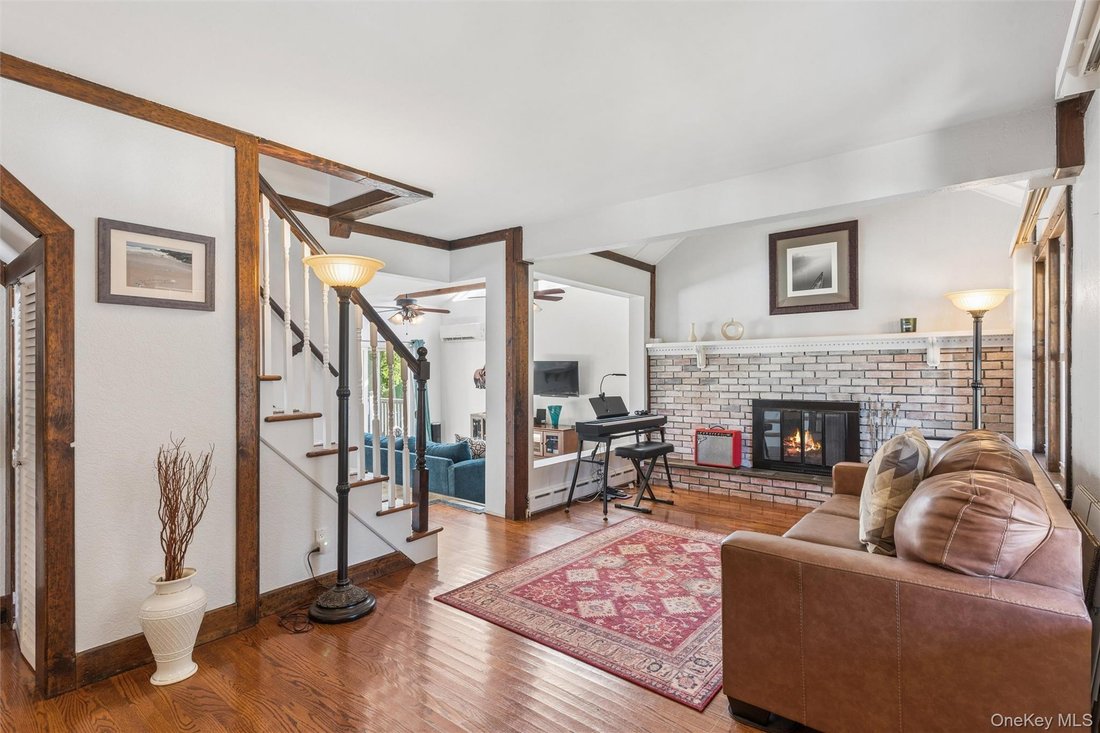 House in Merrick, New York, United States 4 - 19126212