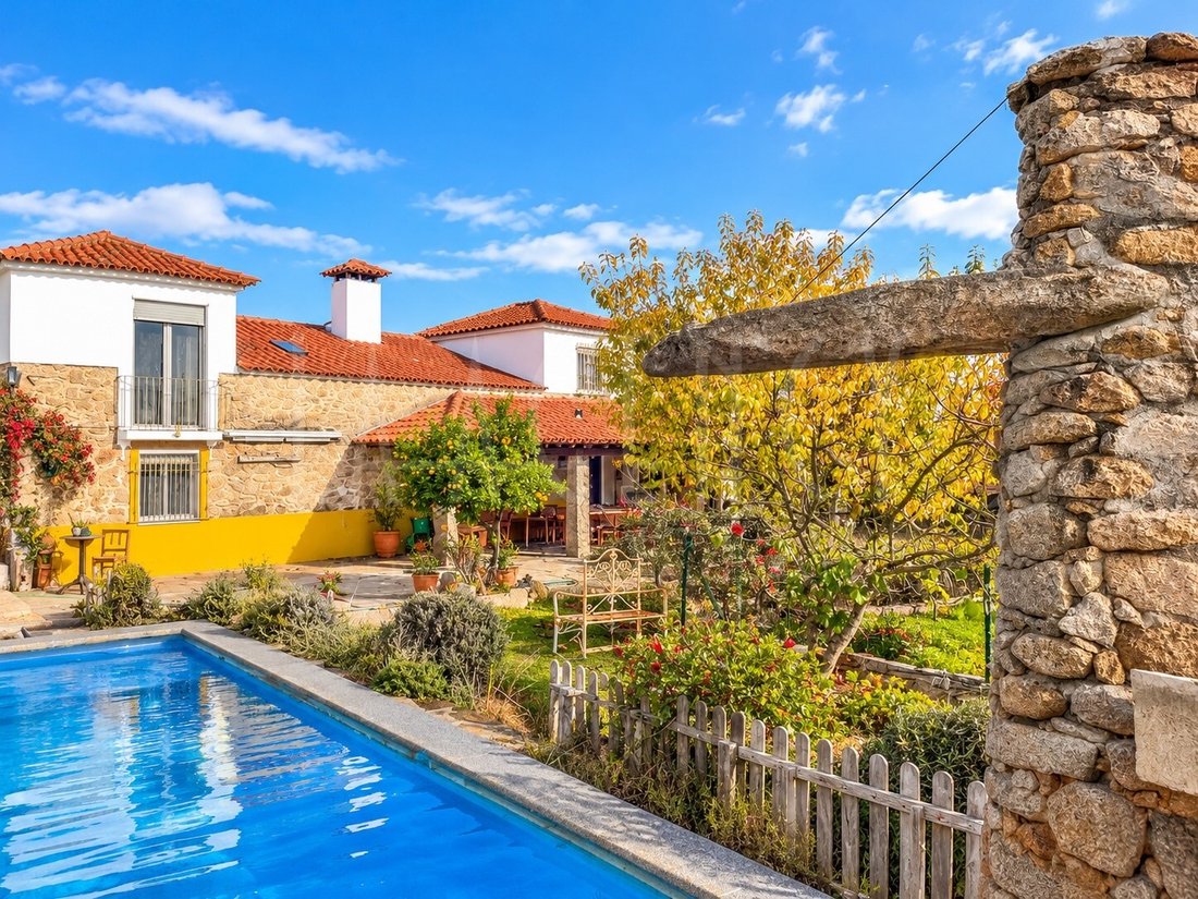 Estate in Alcains, Castelo Branco District, Portugal 4 - 19133996