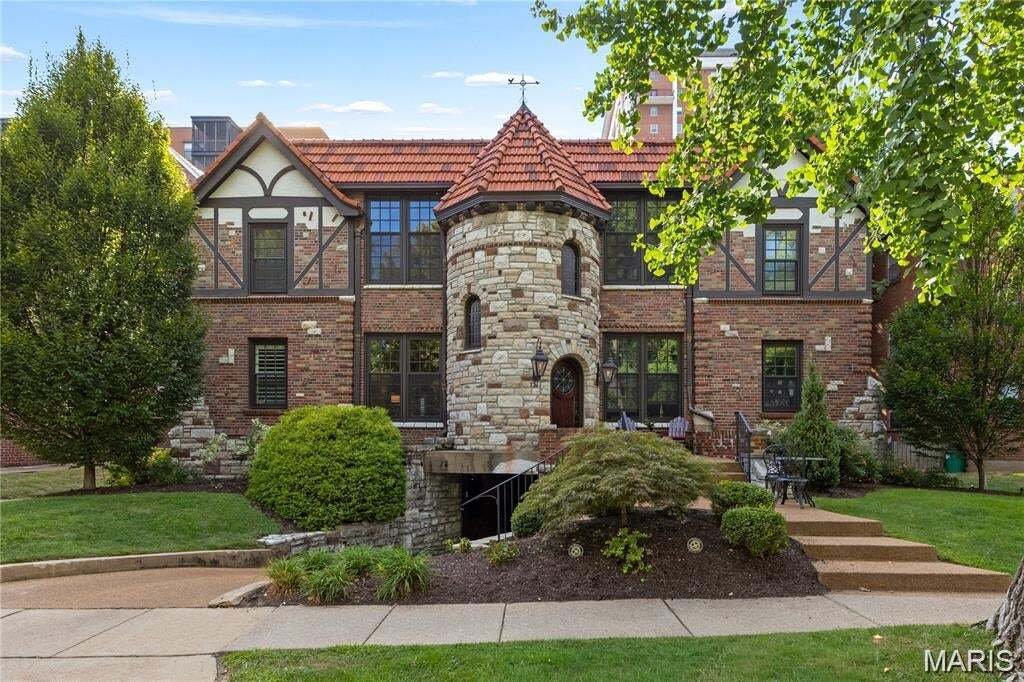 Condo in Clayton, Missouri, United States 1 - 19121787