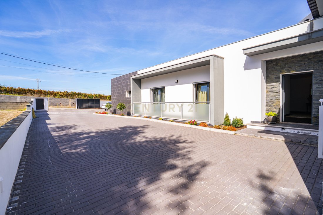 Villa in Parceiros e Azoia, Leiria, Portugal 2 - 19129127