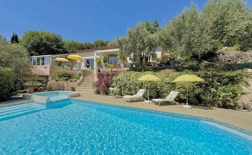 Villa à Tourrettes-sur-Loup, Provence-Alpes-Côte d'Azur, France 1