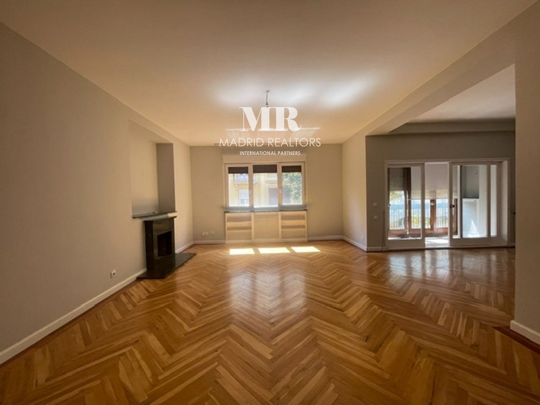 Apartment in Chamberi, Madrid, Spain 2 - 19131747