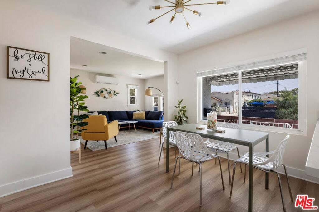 Los Angeles, California, United States 5 - 19124651