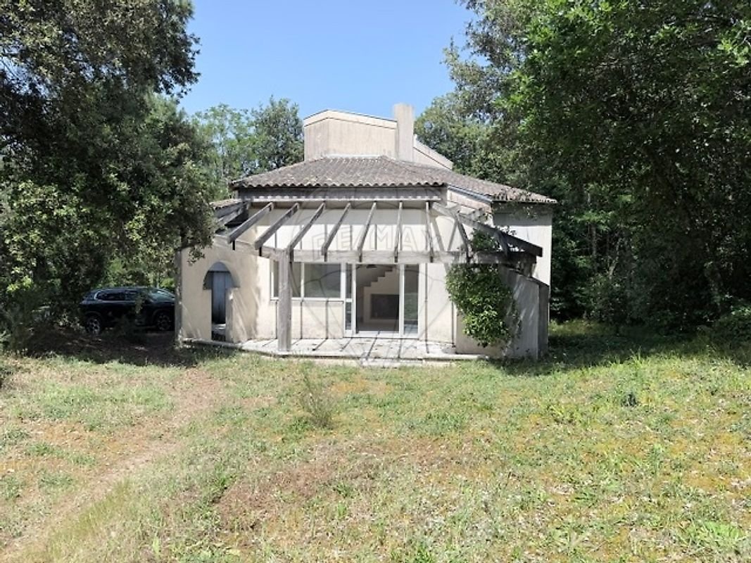 House in Saint-Palais-sur-Mer, Nouvelle-Aquitaine, France 1 - 19129955