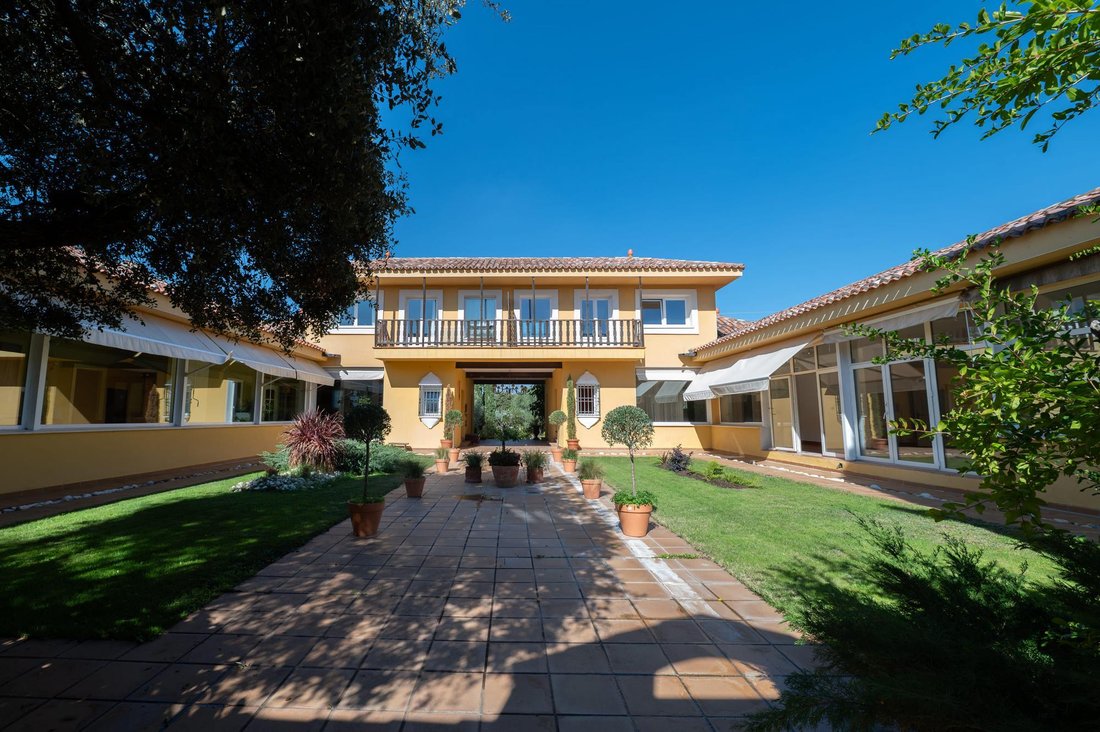 Villa in Galapagar, Comunidad de Madrid, Spain 3 - 19124494
