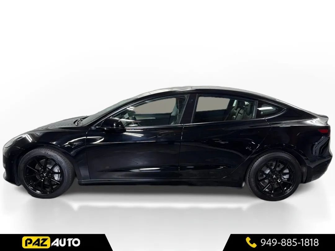 Sedan in Laguna Hills, CA, United States 2 - 19108312