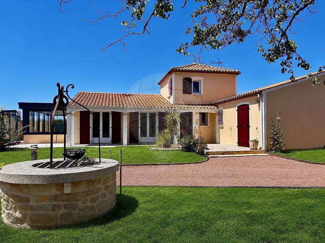 Villa à Le Gua, Nouvelle-Aquitaine, France 2 - 19129707