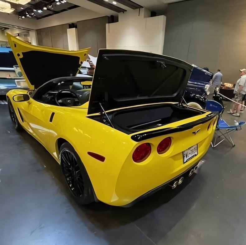 Cabriolet in Glendale, United States 4 - 19128516
