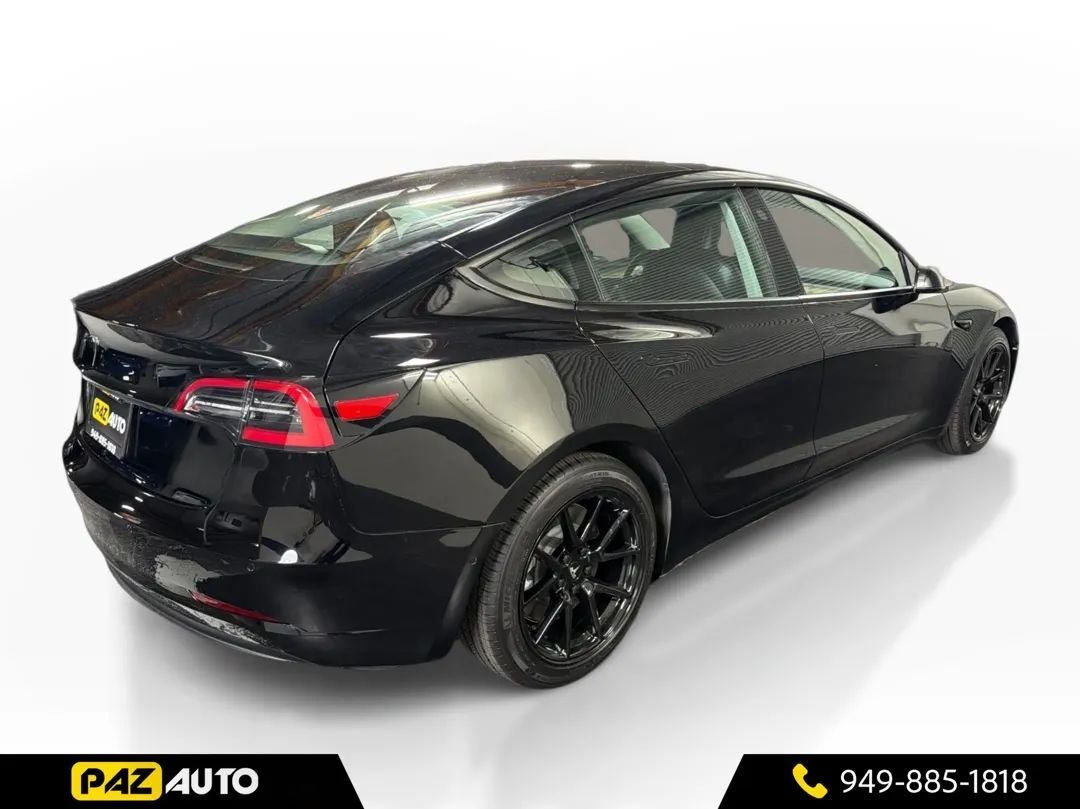 Sedan in Laguna Hills, CA, United States 5 - 19108312