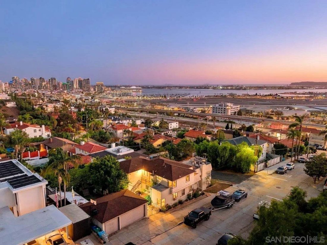 San Diego, California, United States 1 - 19125607