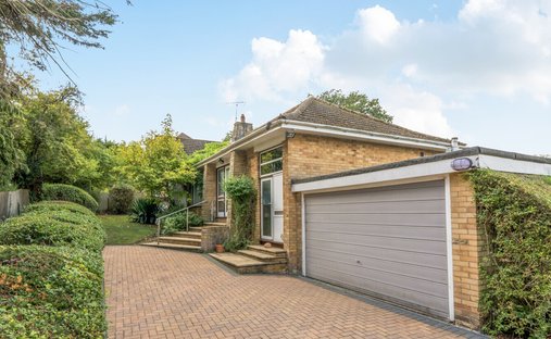 Bungalow in Barnet, England 1