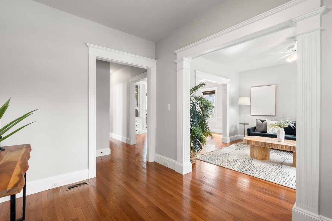 Condo in Medford, Massachusetts, United States 3 - 19127695
