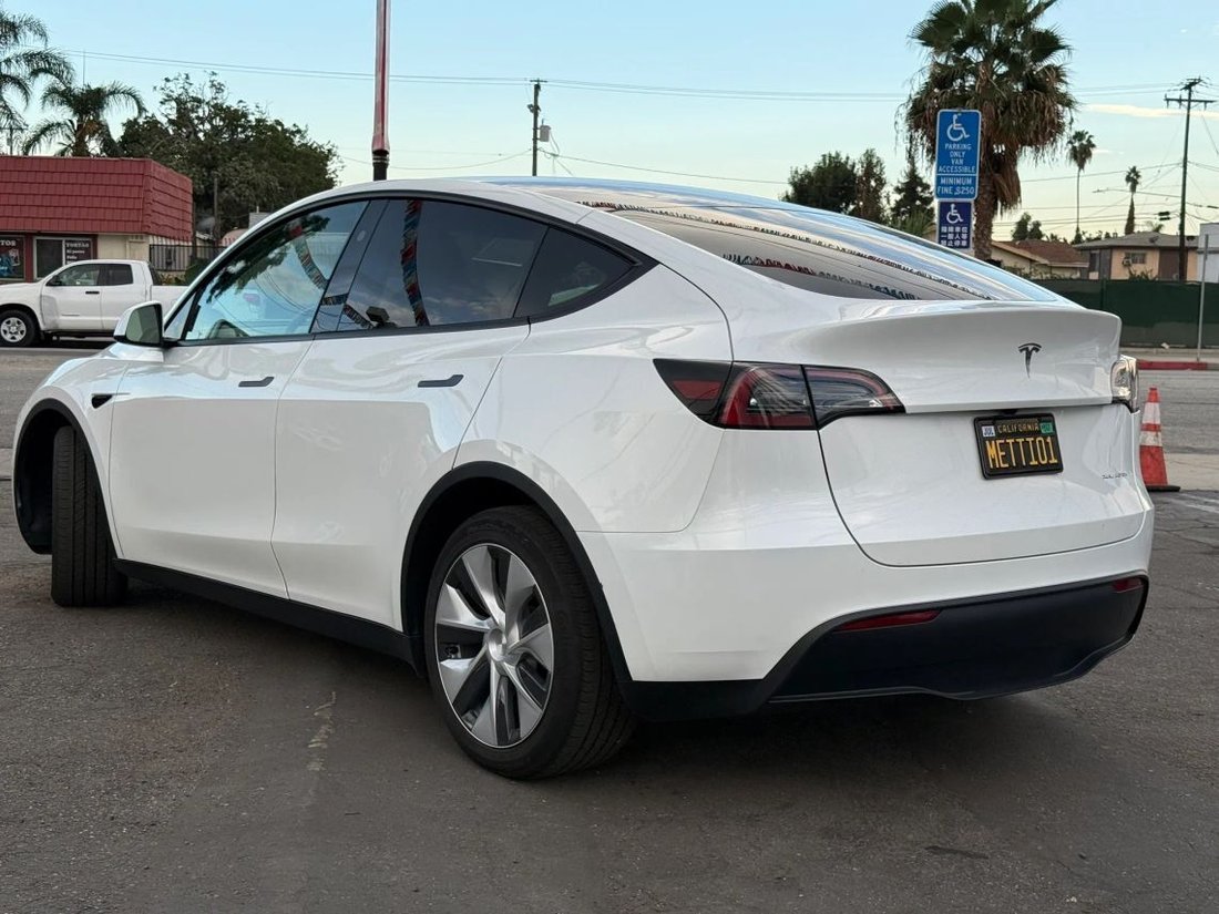Suv in El Monte, CA, United States 4 - 19135041