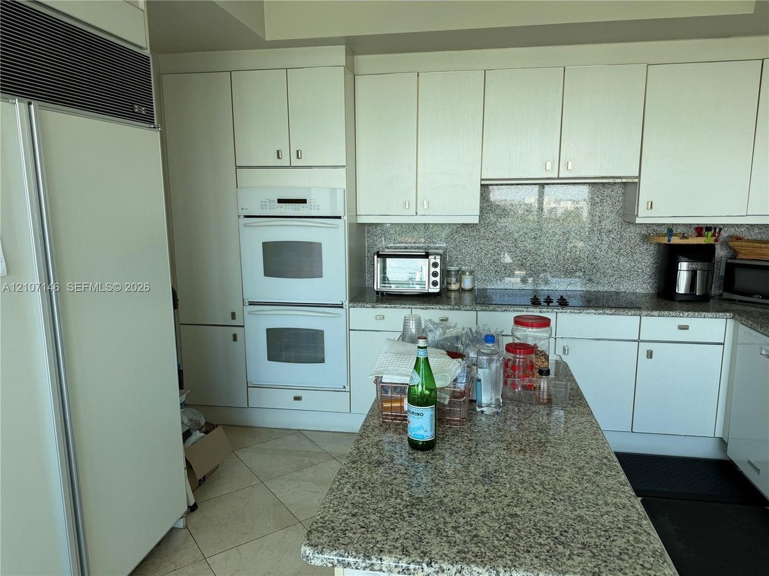 Condo in Bal Harbour, Florida, United States 4 - 19126228