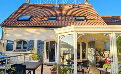 Casa en Le Mesnil-Saint-Denis, Isla de Francia, Francia 1