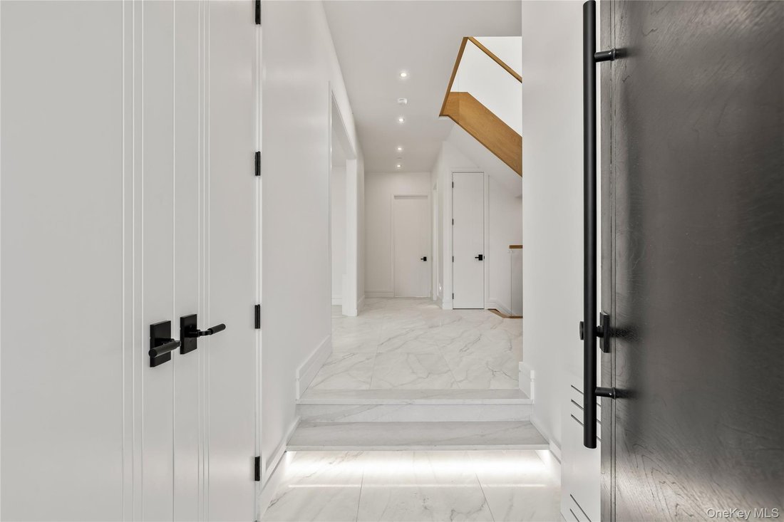 Condo in Spring Valley, New York, United States 3 - 19123324